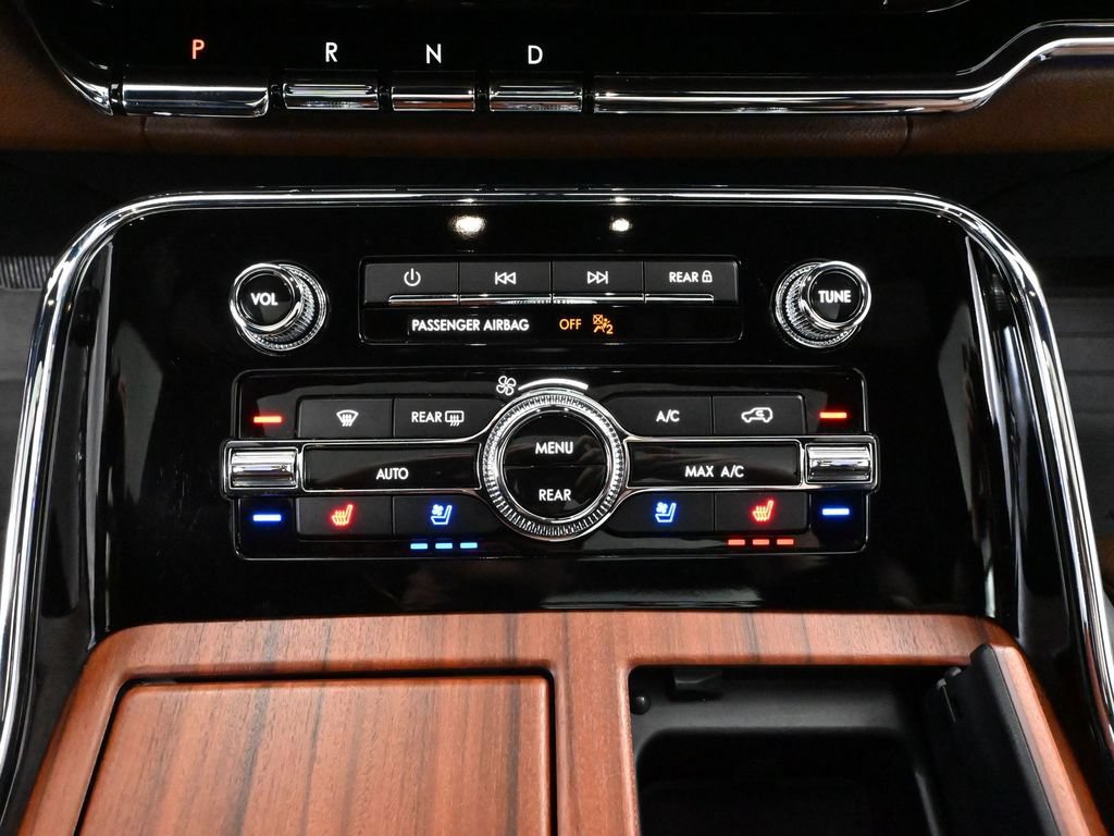 Used 2024 Lincoln Navigator Reserve w/ Equipment Group 201A AWD/4WD image 32