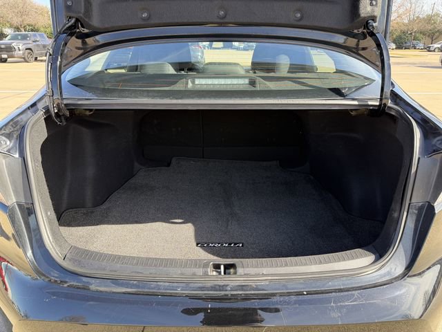 Certified 2025 Toyota Corolla LE image 28