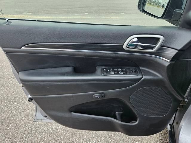 Used 2020 Jeep Grand Cherokee Limited w/ Luxury Group II image 10