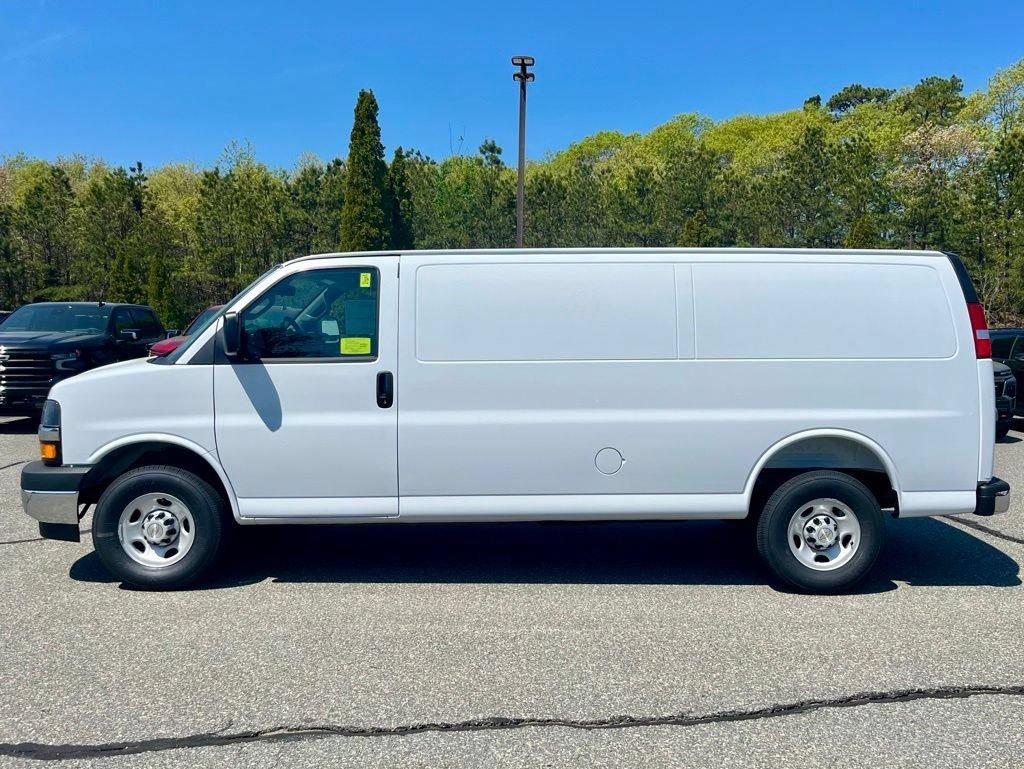 New 2026 Chevrolet Express 2500 Extended w/ Driver Convenience Package RWD image 2