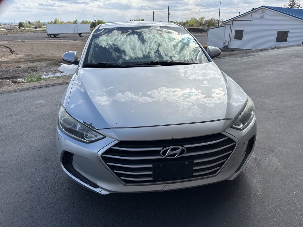 Used 2017 Hyundai Elantra SE image 2