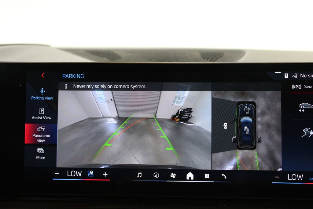 Used 2024 BMW X7 M60i w/ Executive Package image 56