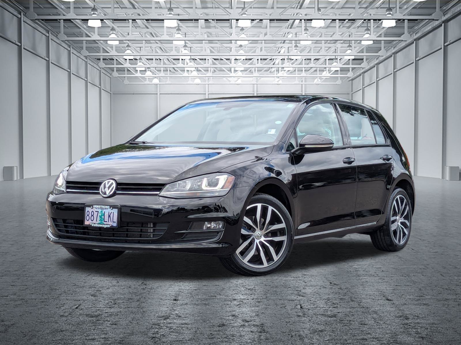 Used 2016 Volkswagen Golf SE w/ Lighting Package