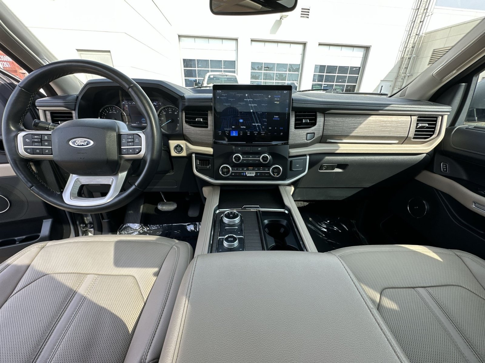 Used 2024 Ford Expedition Limited AWD/4WD image 31