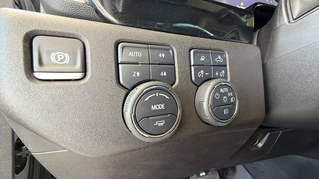 Used 2025 Chevrolet Silverado 1500 RST AWD/4WD image 19