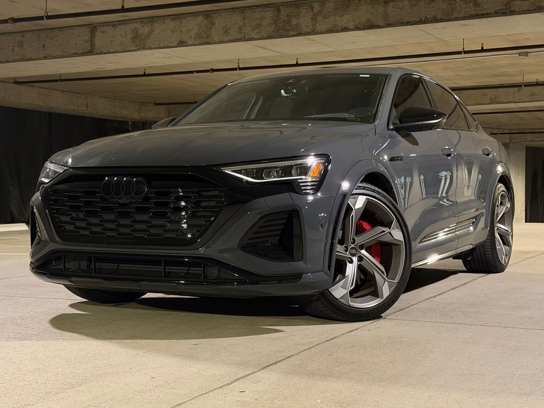 Used 2024 Audi SQ8 e-tron Premium Plus w/ Black Optic Package AWD/4WD image 30