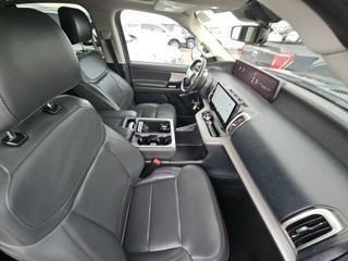 Used 2025 Ford Expedition Active AWD/4WD image 6