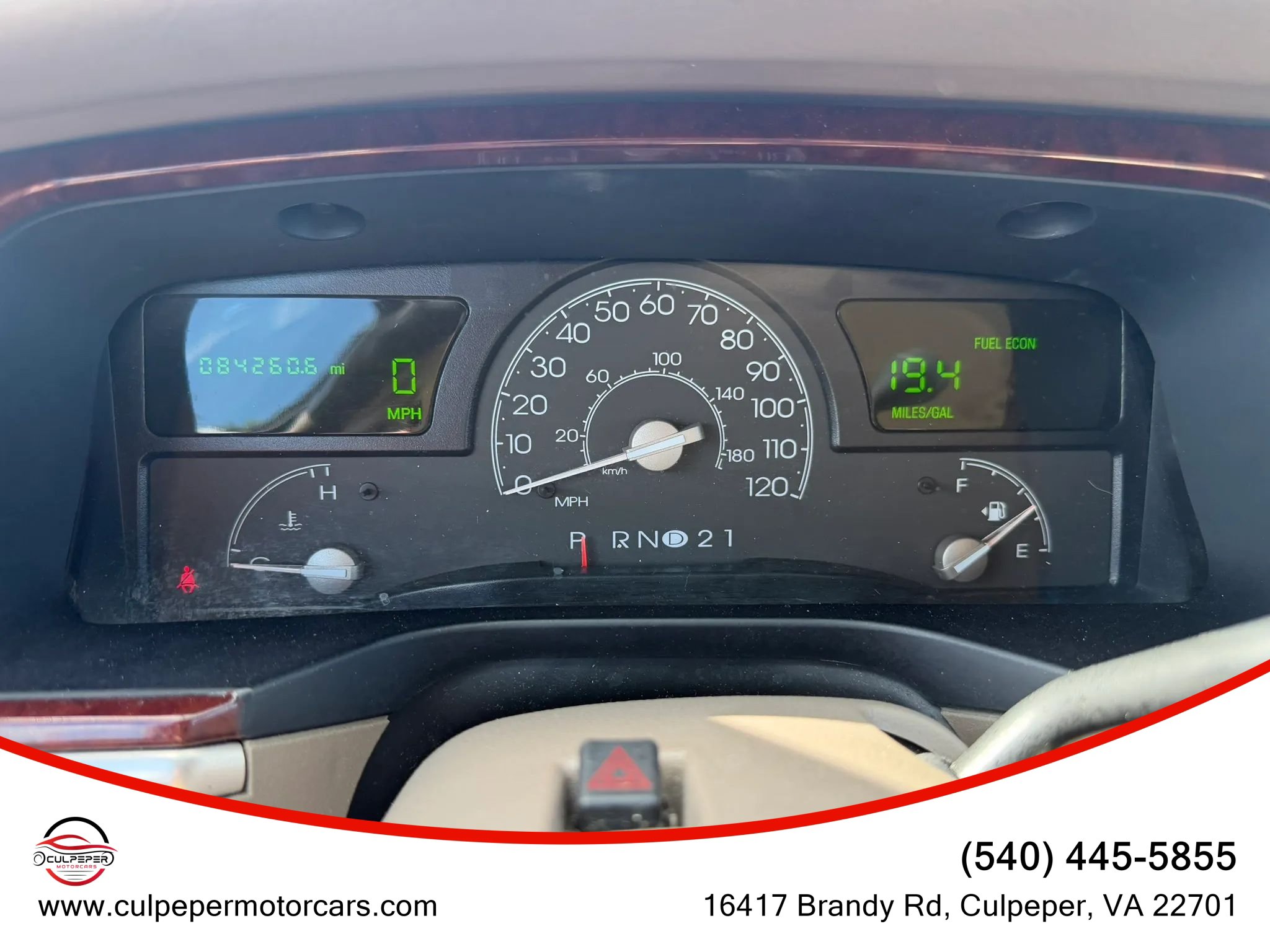 Used 2004 Lincoln Town Car Signature RWD image 18