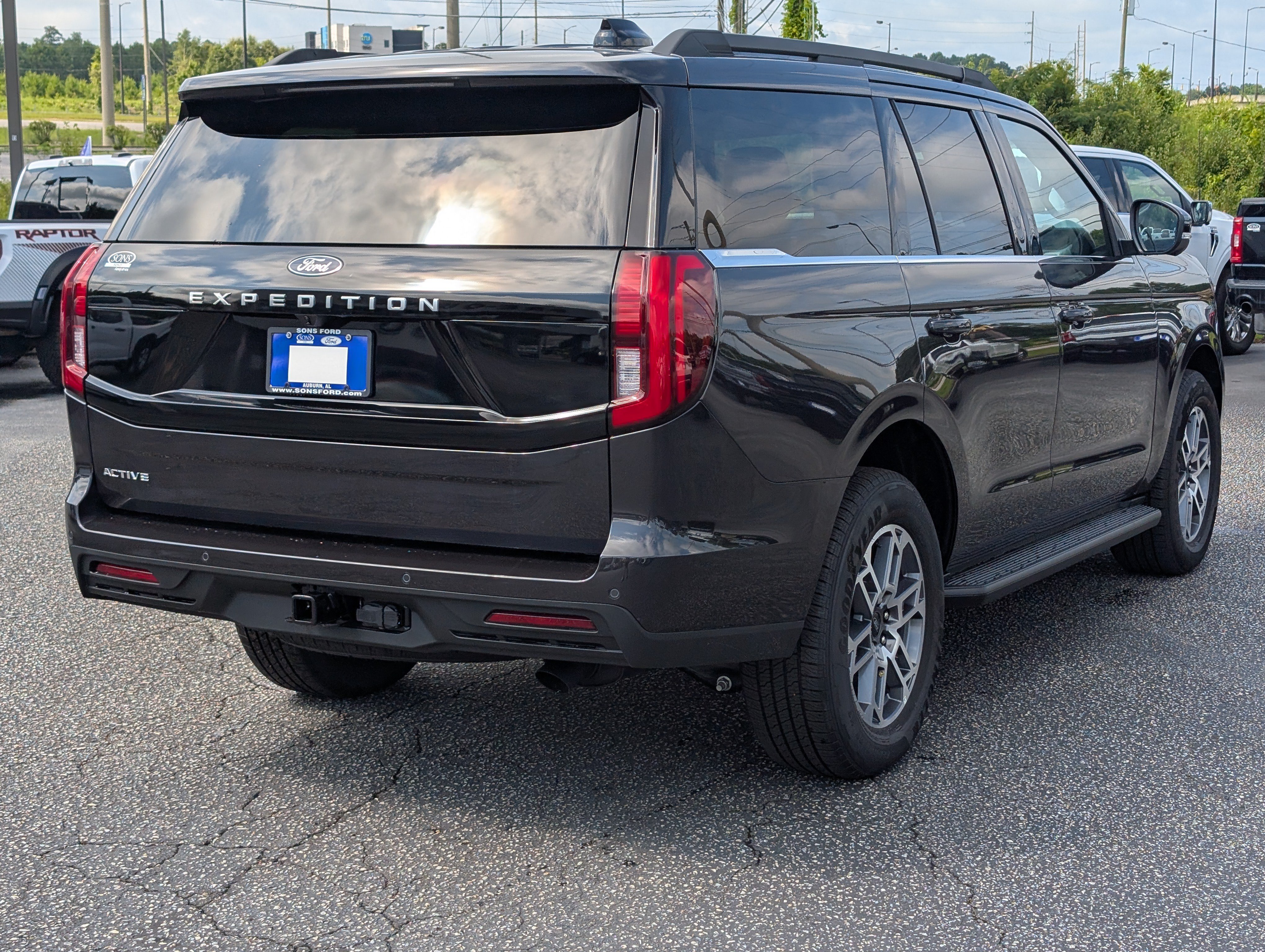 New 2026 Ford Expedition Active RWD image 9