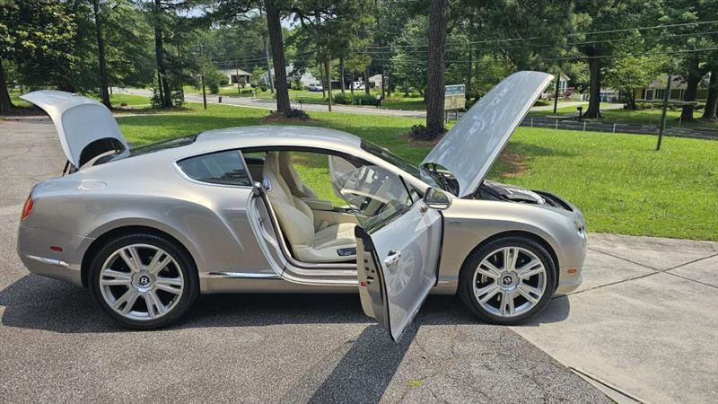 Used 2015 Bentley Continental GT image 23