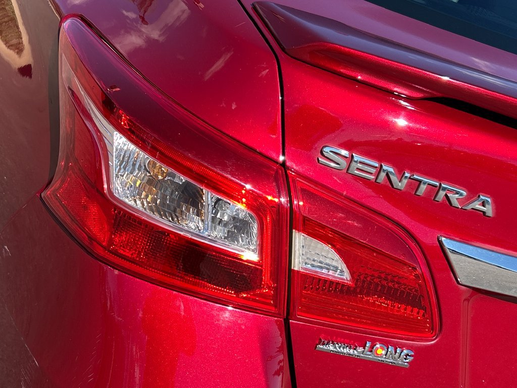 Used 2018 Nissan Sentra SR FWD image 23