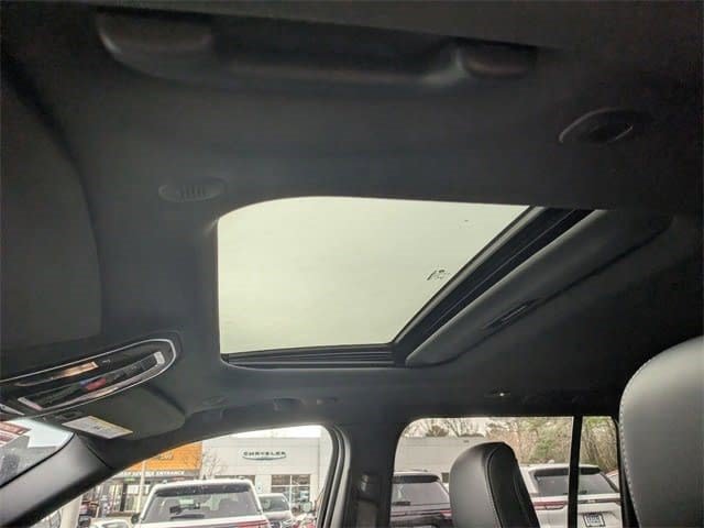 New 2026 Jeep Grand Cherokee Altitude AWD/4WD image 19