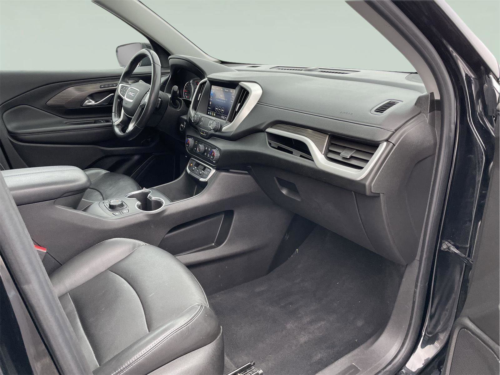 Used 2022 GMC Terrain SLT image 21