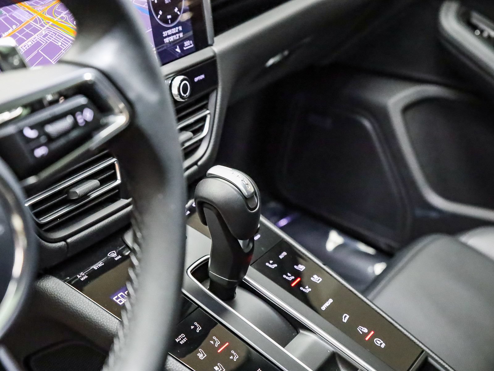 Certified 2026 Porsche Macan AWD/4WD image 24