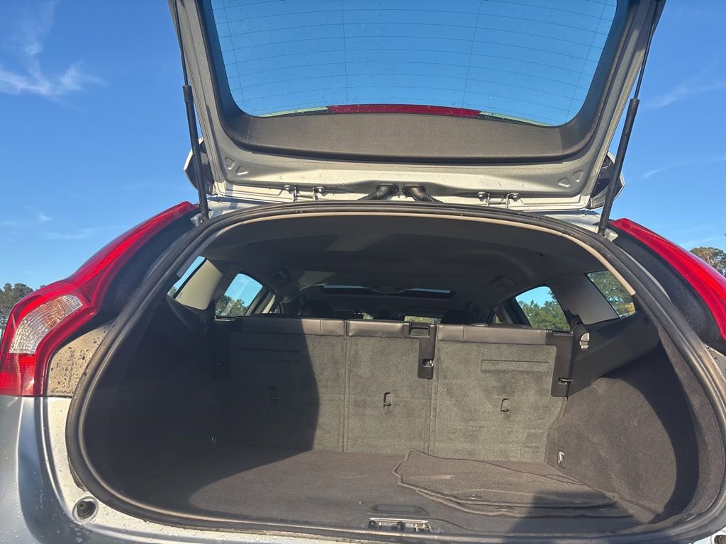 Used 2018 Volvo V60 T5 Dynamic w/ Vision Package image 15