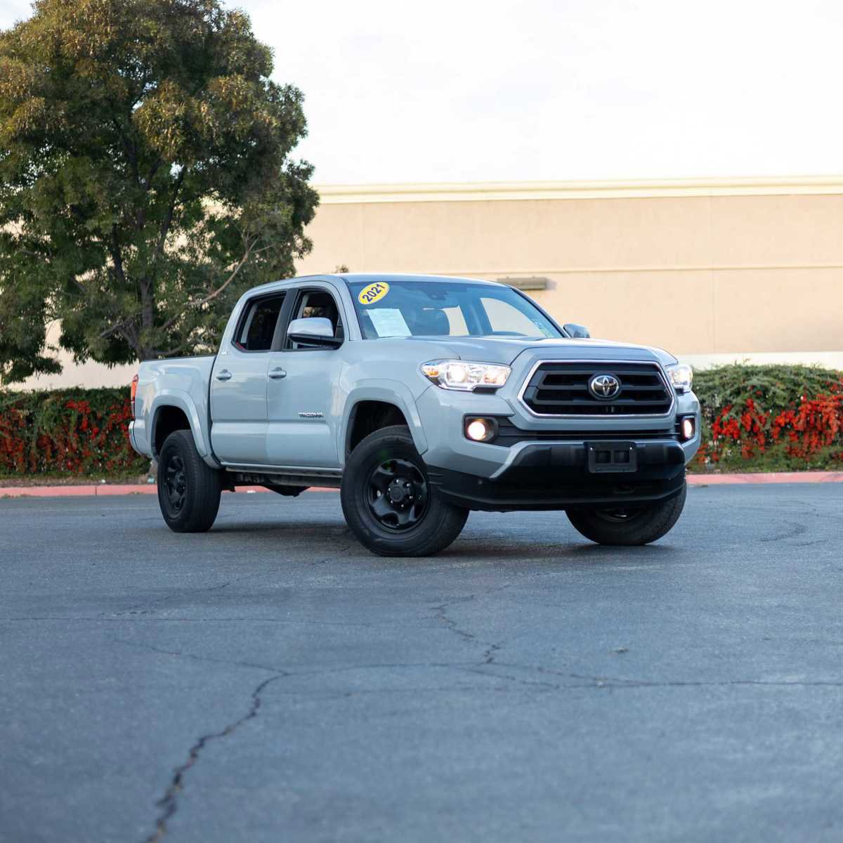Used 2021 Toyota Tacoma SR5 image 1