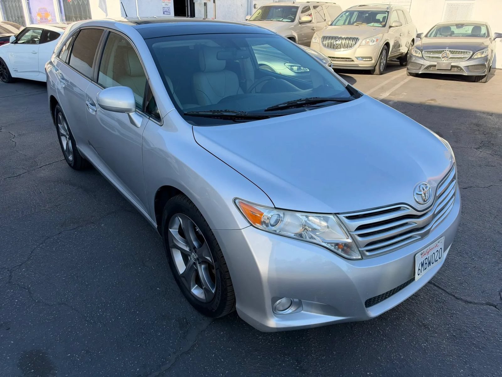 Used 2010 Toyota Venza w/ Leather Pkg FWD image 9