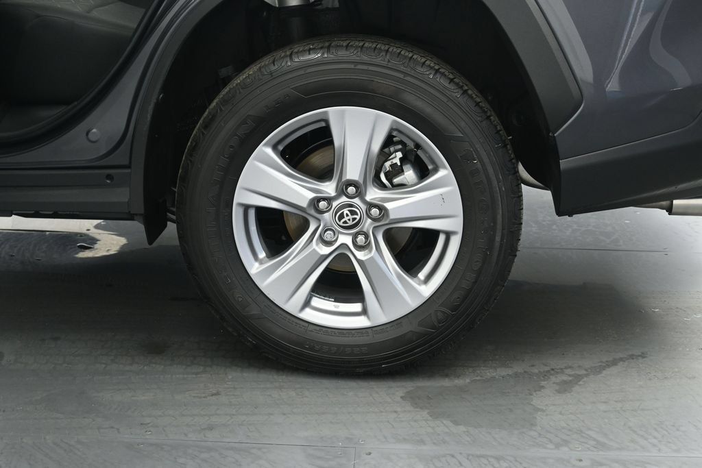 Used 2024 Toyota RAV4 XLE w/ Convenience Package FWD image 20