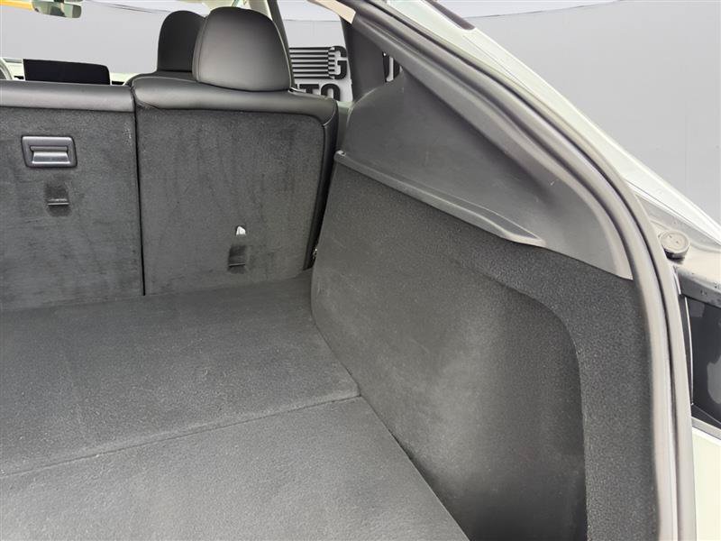 Used 2023 Tesla Model Y Long Range AWD/4WD image 29