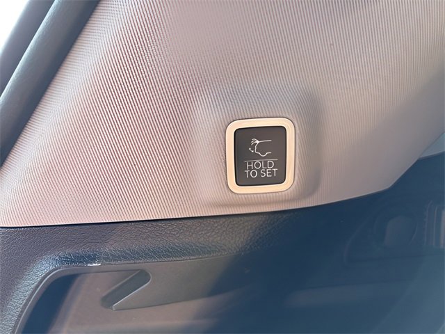 Used 2023 Jeep Grand Cherokee Laredo w/ Luxury Tech Group I image 23