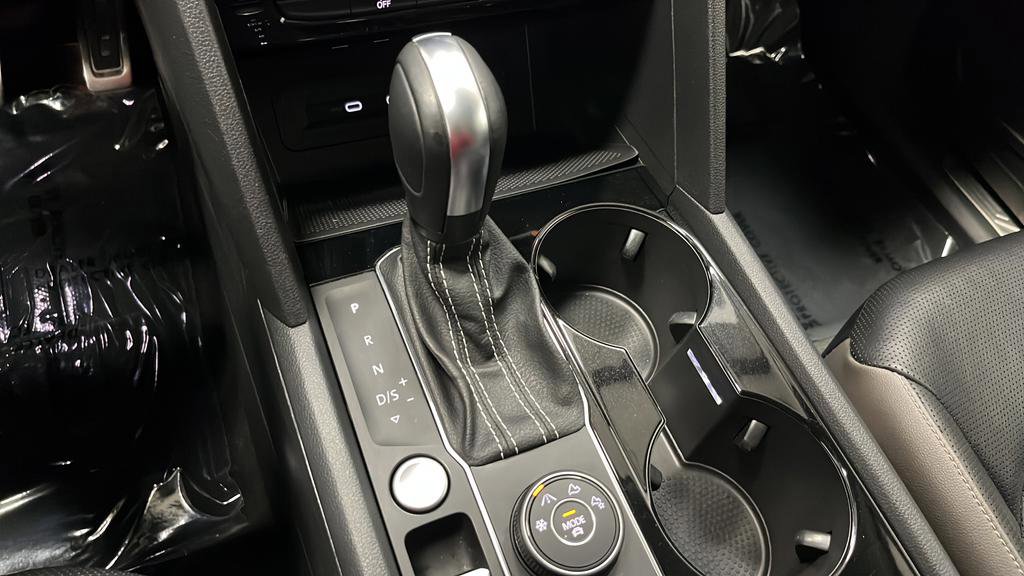 Used 2022 Volkswagen Atlas SEL Premium AWD/4WD image 19