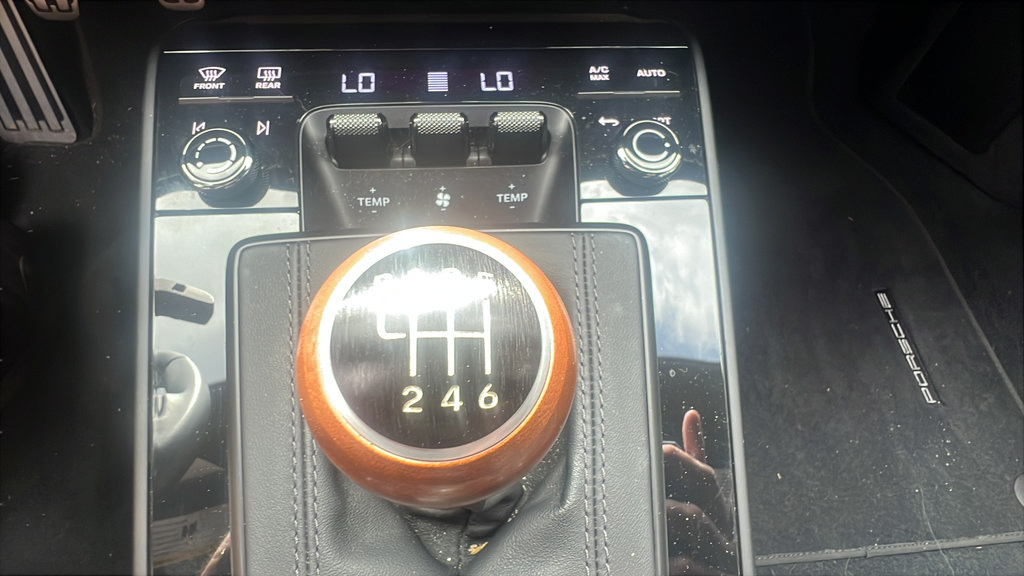 Certified 2025 Porsche 911 Carrera T RWD image 25