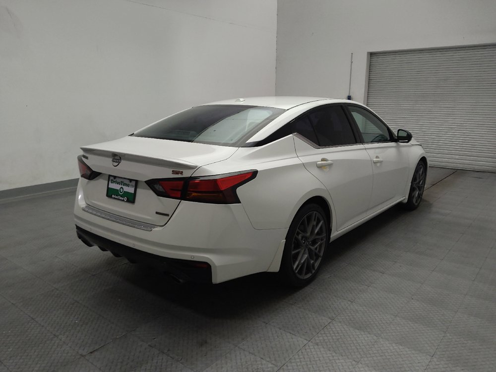 Used 2023 Nissan Altima 2.0 SR FWD image 9