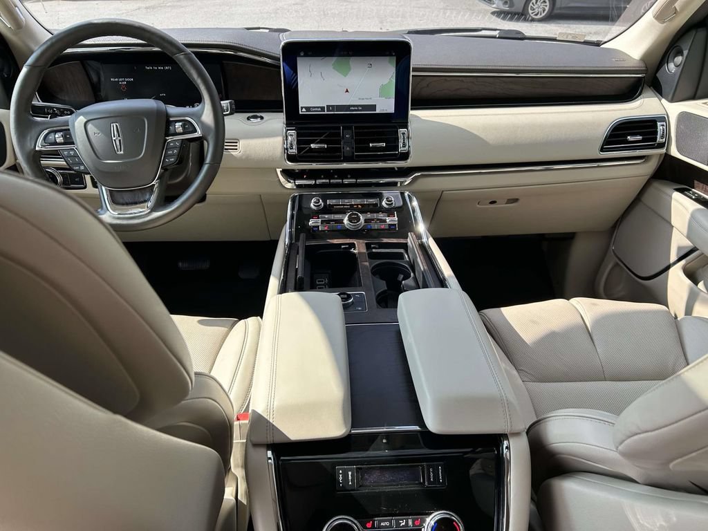 Used 2018 Lincoln Navigator Reserve w/ Technology Package AWD/4WD image 15