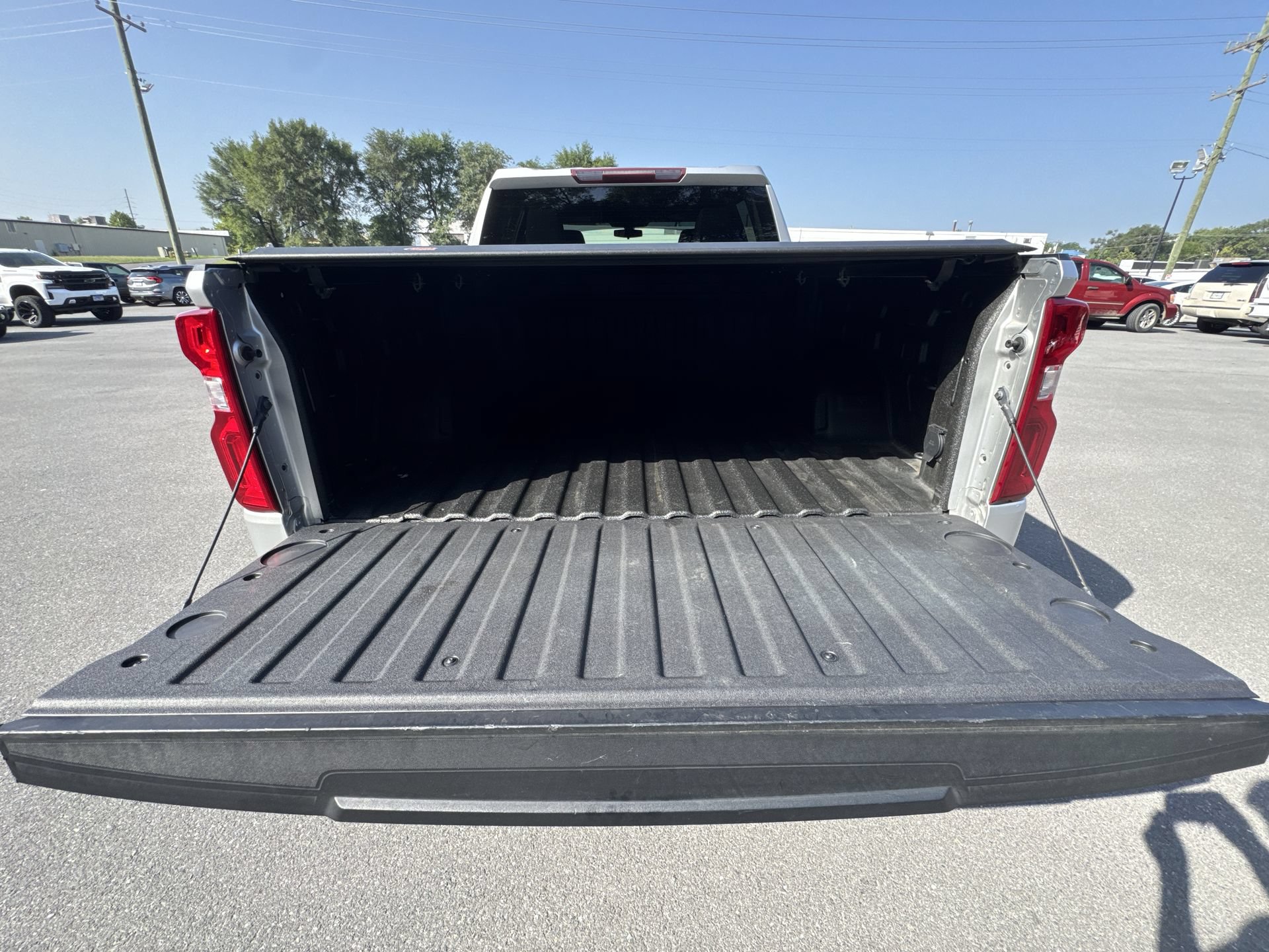 Used 2020 Chevrolet Silverado 1500 Custom w/ Custom Value Package AWD/4WD image 19