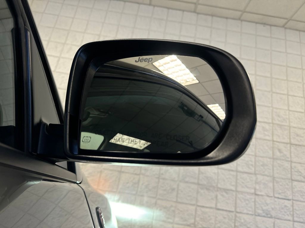 Used 2022 Jeep Compass Trailhawk w/ Trailhawk Convenience Group AWD/4WD image 46