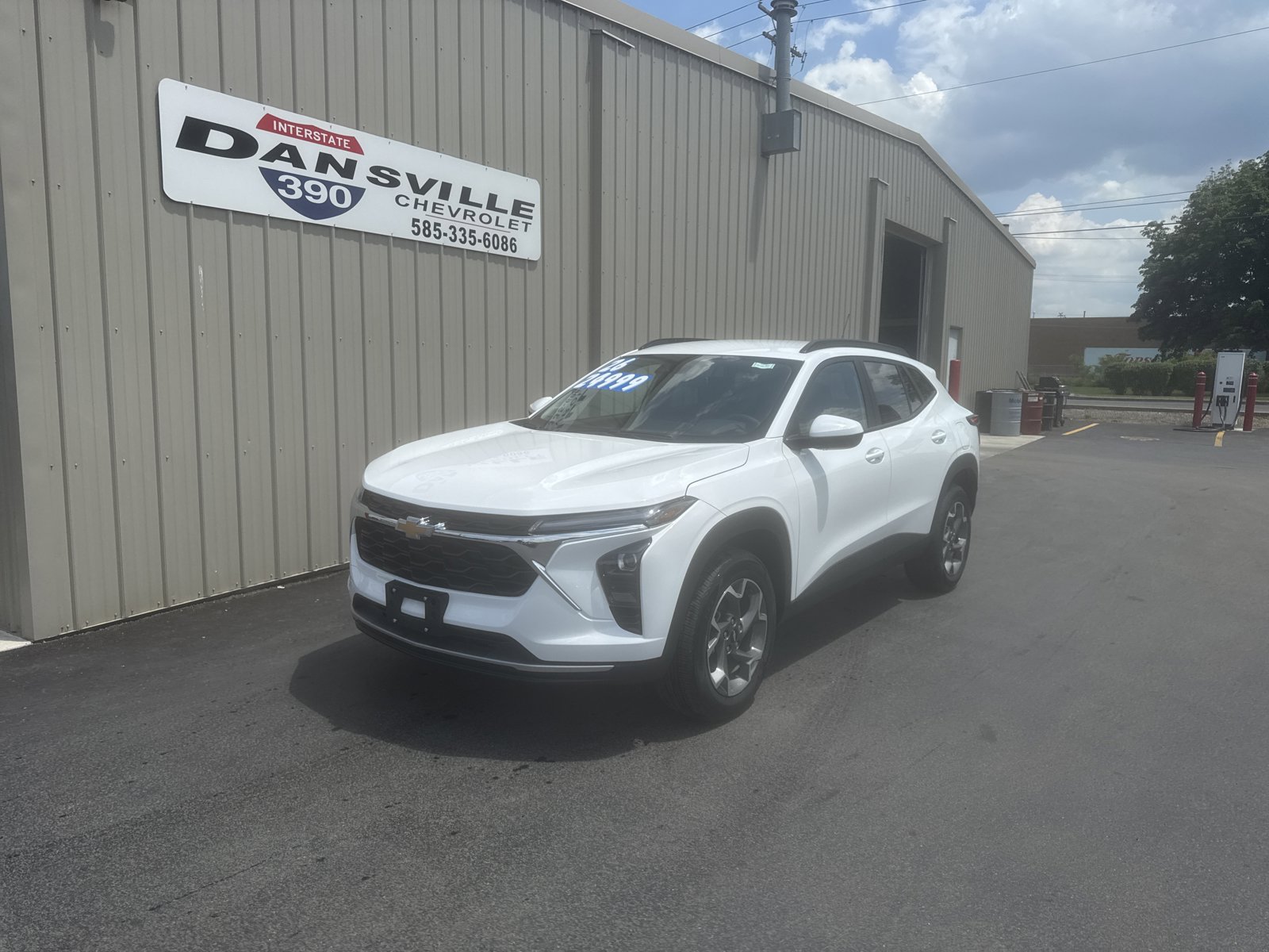 New 2026 Chevrolet Trax LT w/ LT Convenience Package FWD image 4