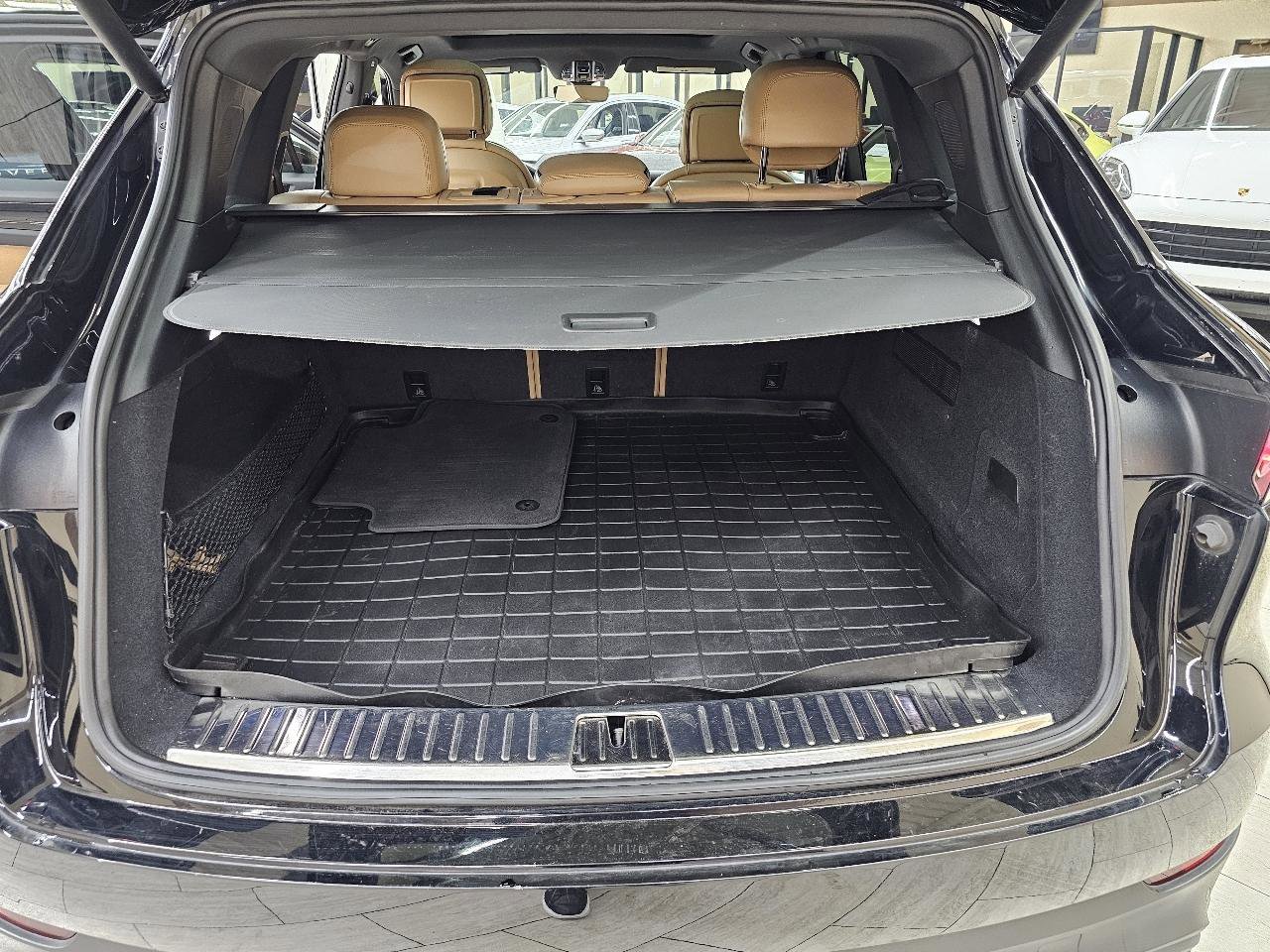 Used 2020 Porsche Cayenne AWD/4WD image 14