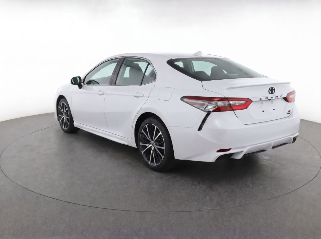 Used 2023 Toyota Camry SE AWD/4WD image 4
