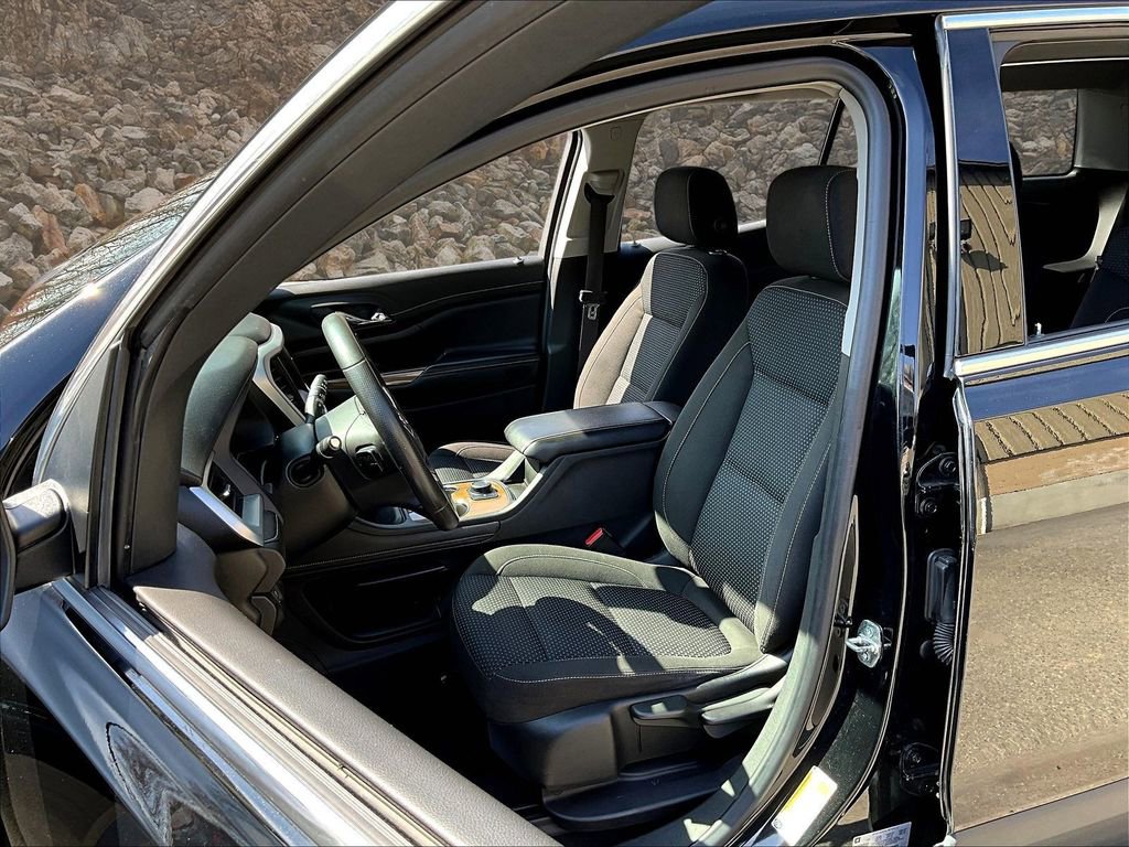 Used 2021 GMC Acadia SLE image 23