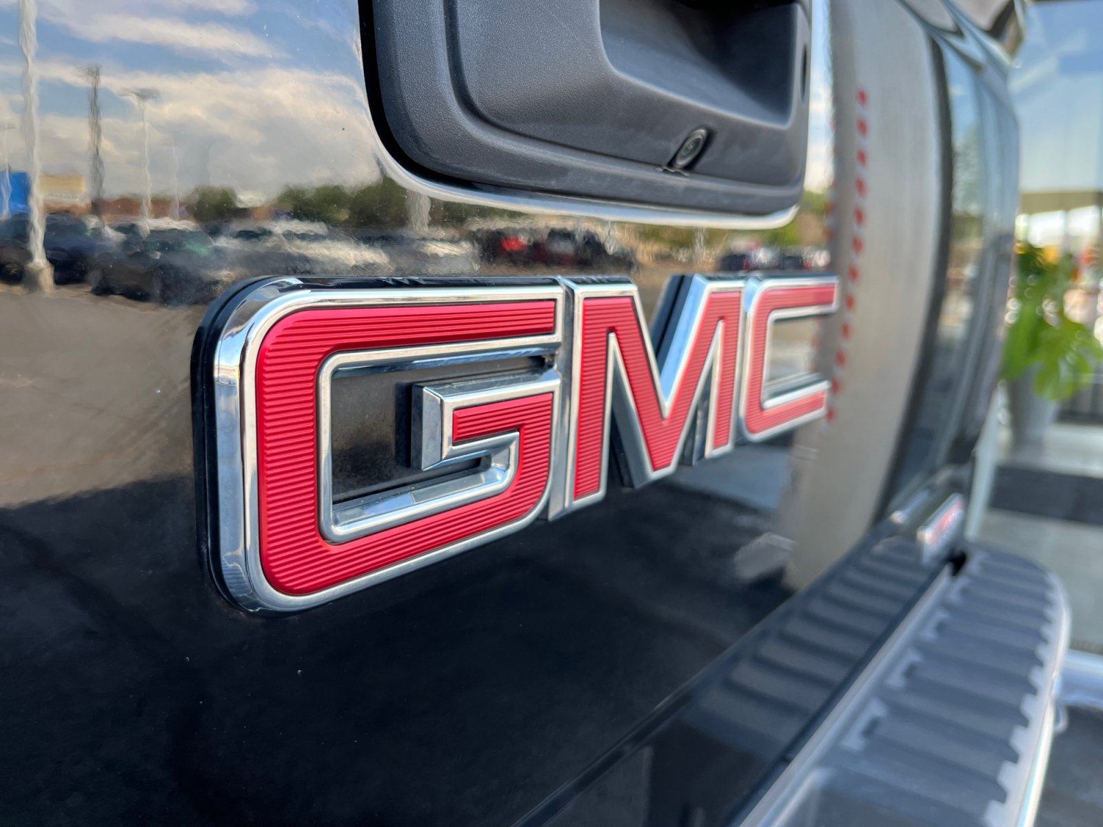 Used 2014 GMC Sierra 1500 SLT w/ All-Terrain Package AWD/4WD image 23