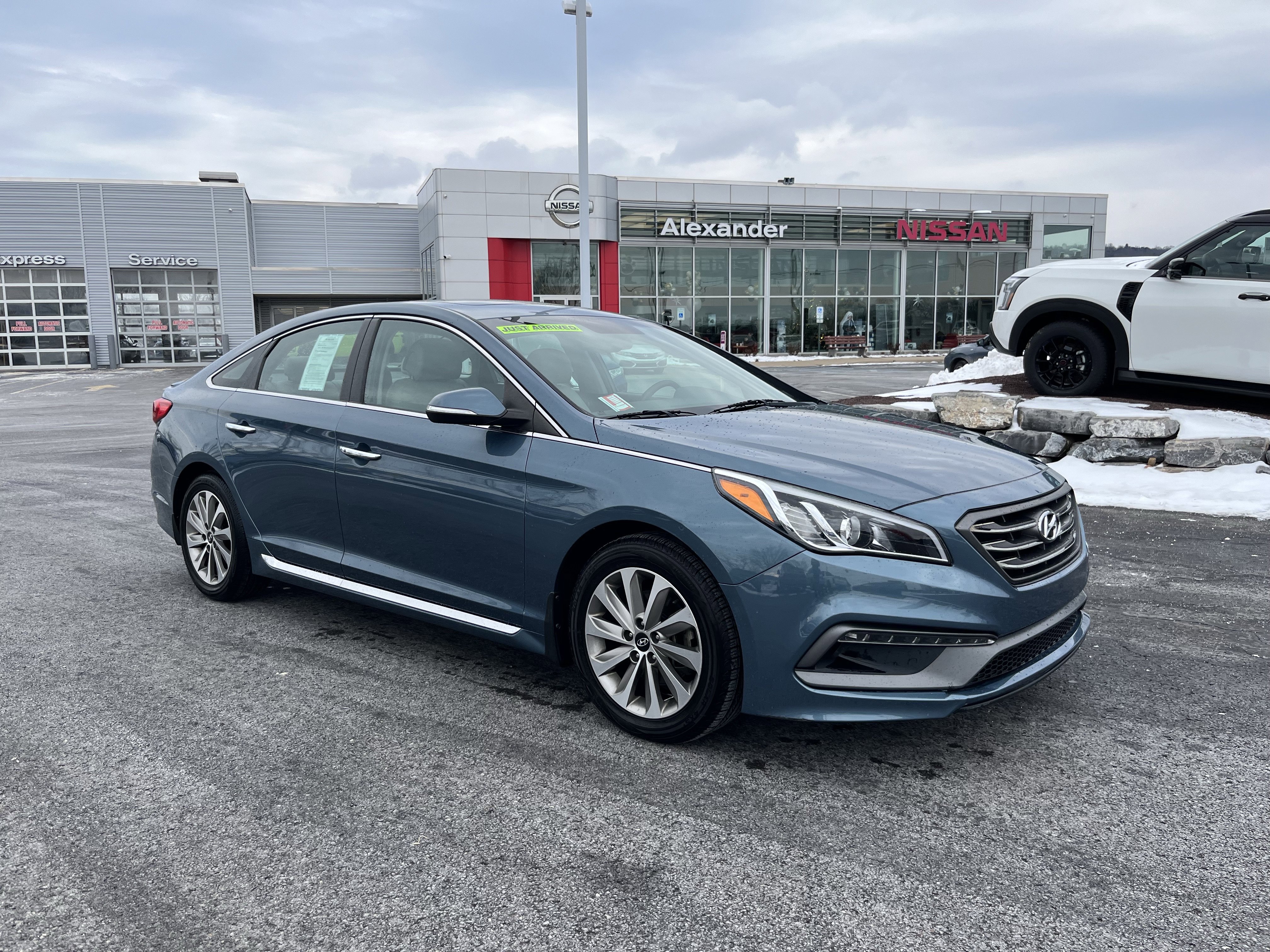 Used 2017 Hyundai Sonata Sport w/ Value Edition Package 02 image 1