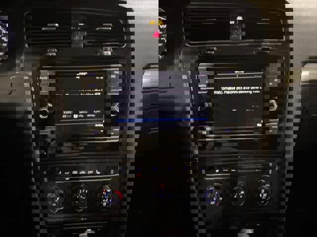 Used 2021 Volkswagen Golf 4-Door image 17