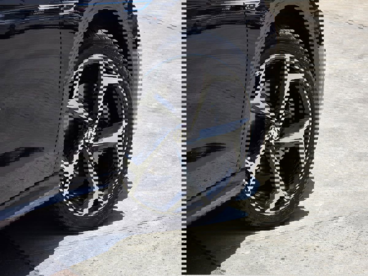 Used 2020 Volkswagen Passat 2.0T R-Line image 14