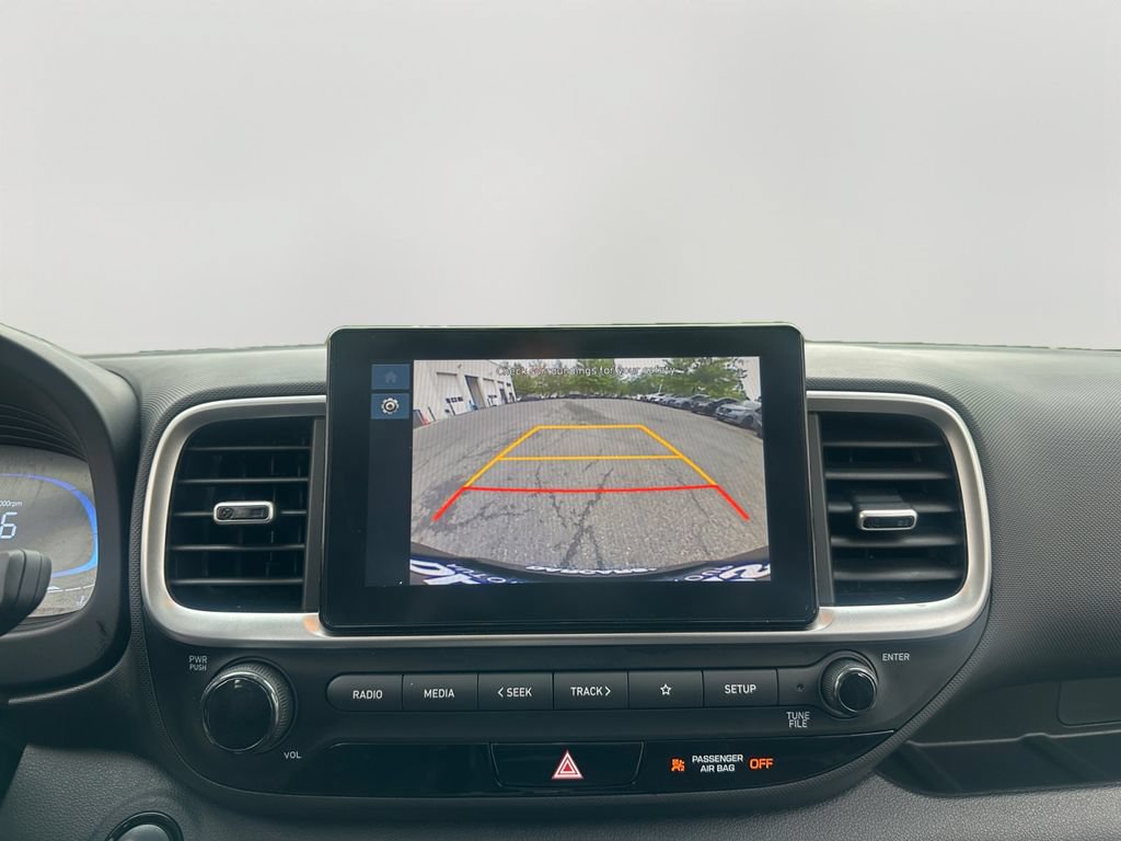 Used 2025 Hyundai Venue SEL FWD image 15