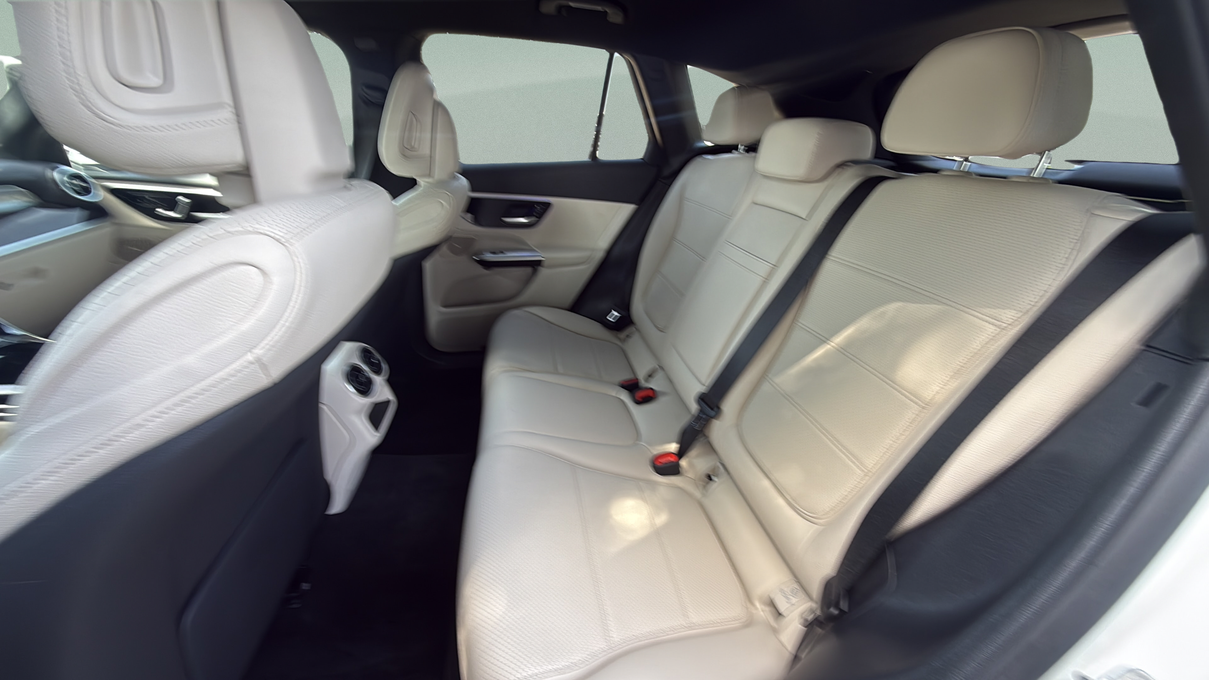 Certified 2025 Mercedes-Benz GLC 300 4MATIC image 22