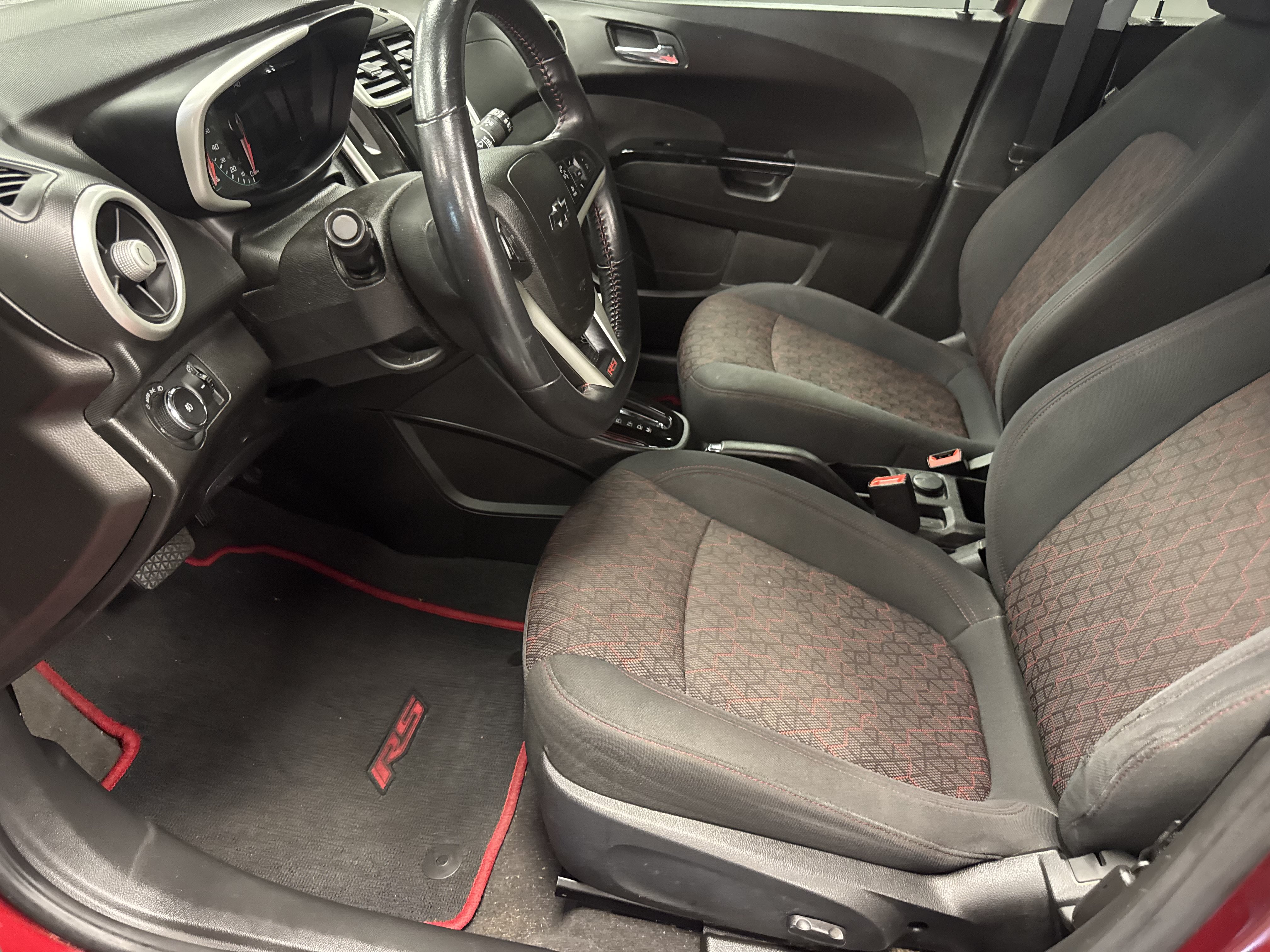 Used 2018 Chevrolet Sonic LT w/ Convenience Package FWD image 11
