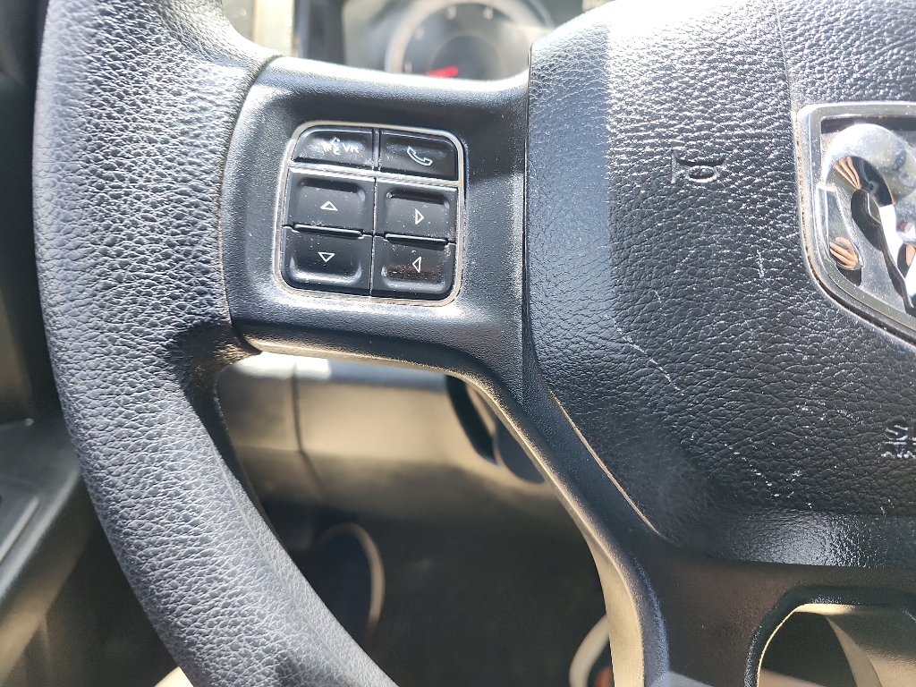 Used 2018 RAM 1500 Express AWD/4WD image 23