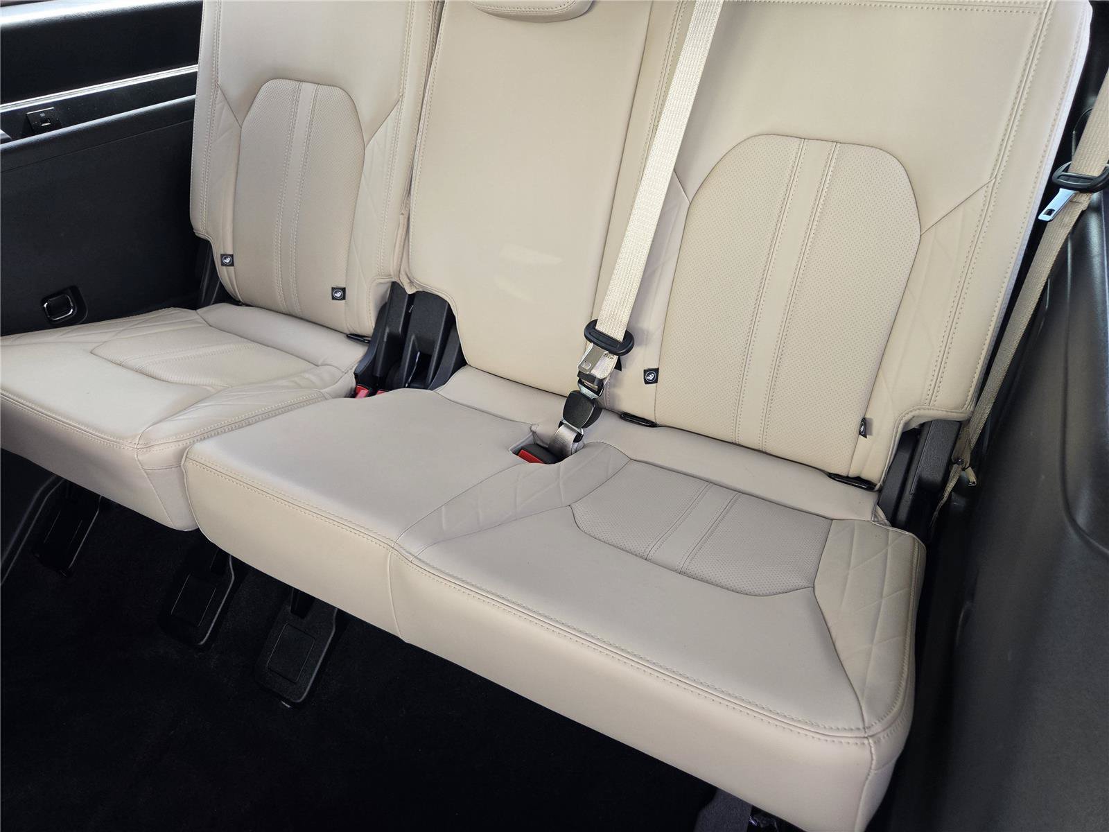 Used 2022 Ford Expedition Max Platinum RWD image 30