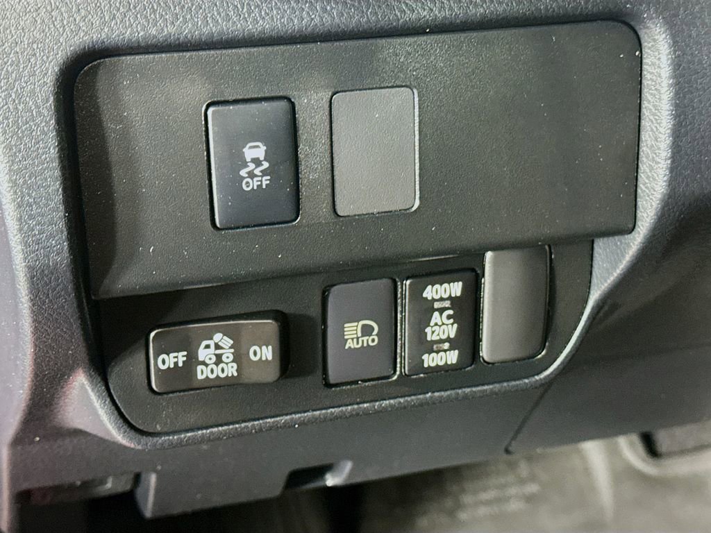 Used 2020 Toyota Tacoma TRD Off-Road image 10