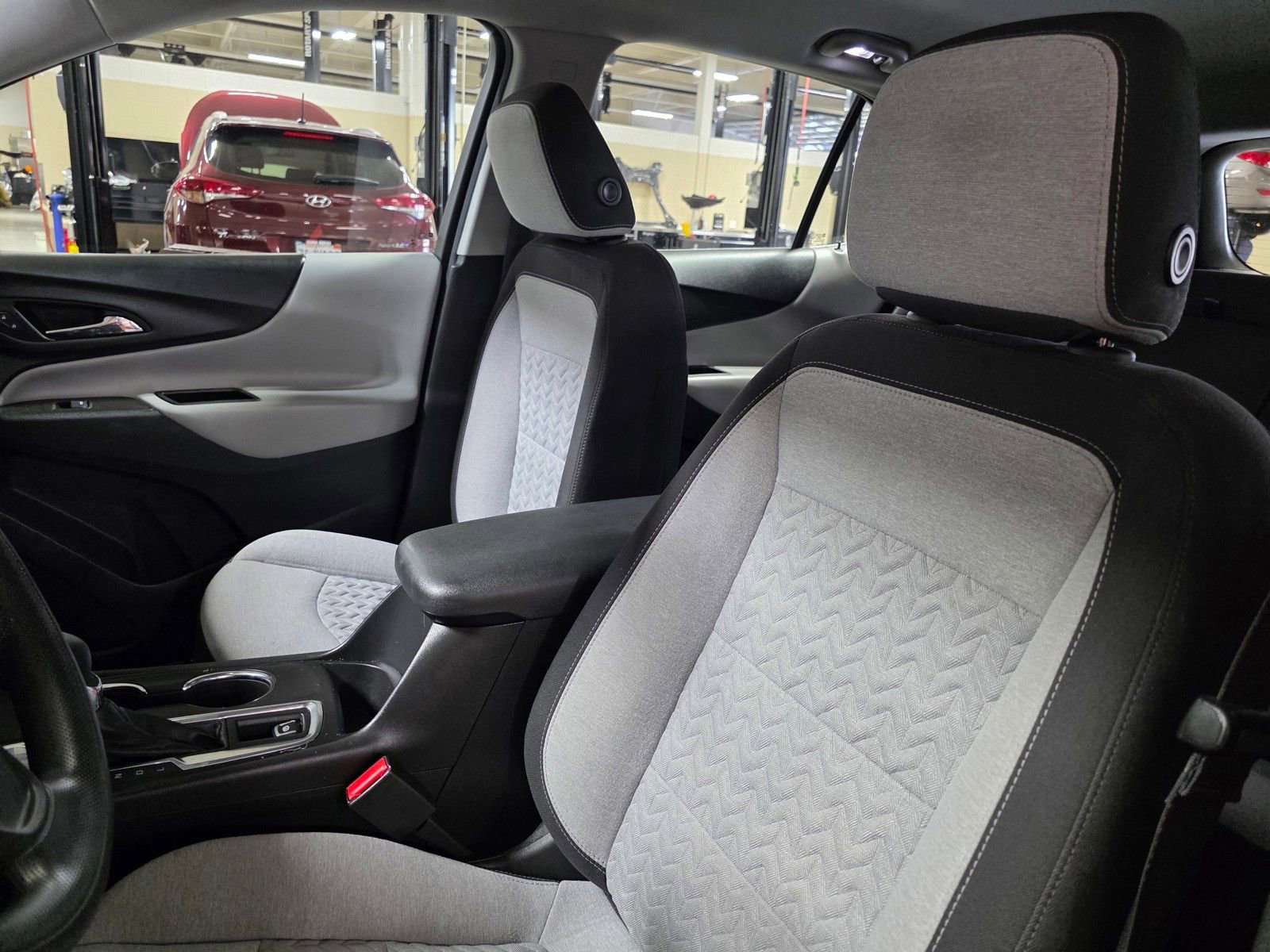 Used 2022 Chevrolet Equinox LS image 22