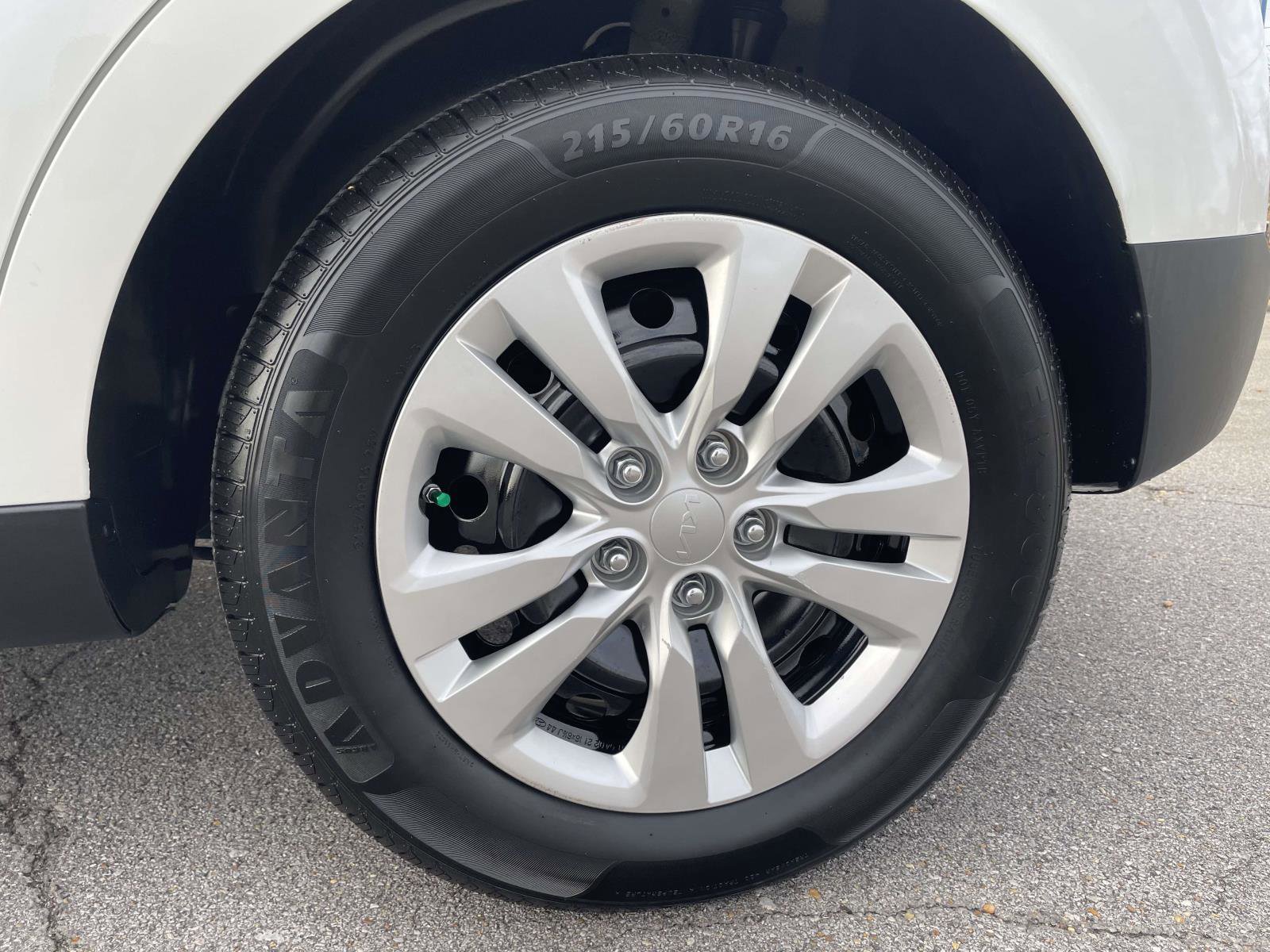 Used 2022 Kia Soul LX image 29