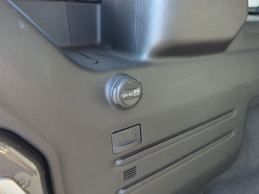 Used 2025 Jeep Wrangler Unlimited Sahara w/ Safety Group image 40