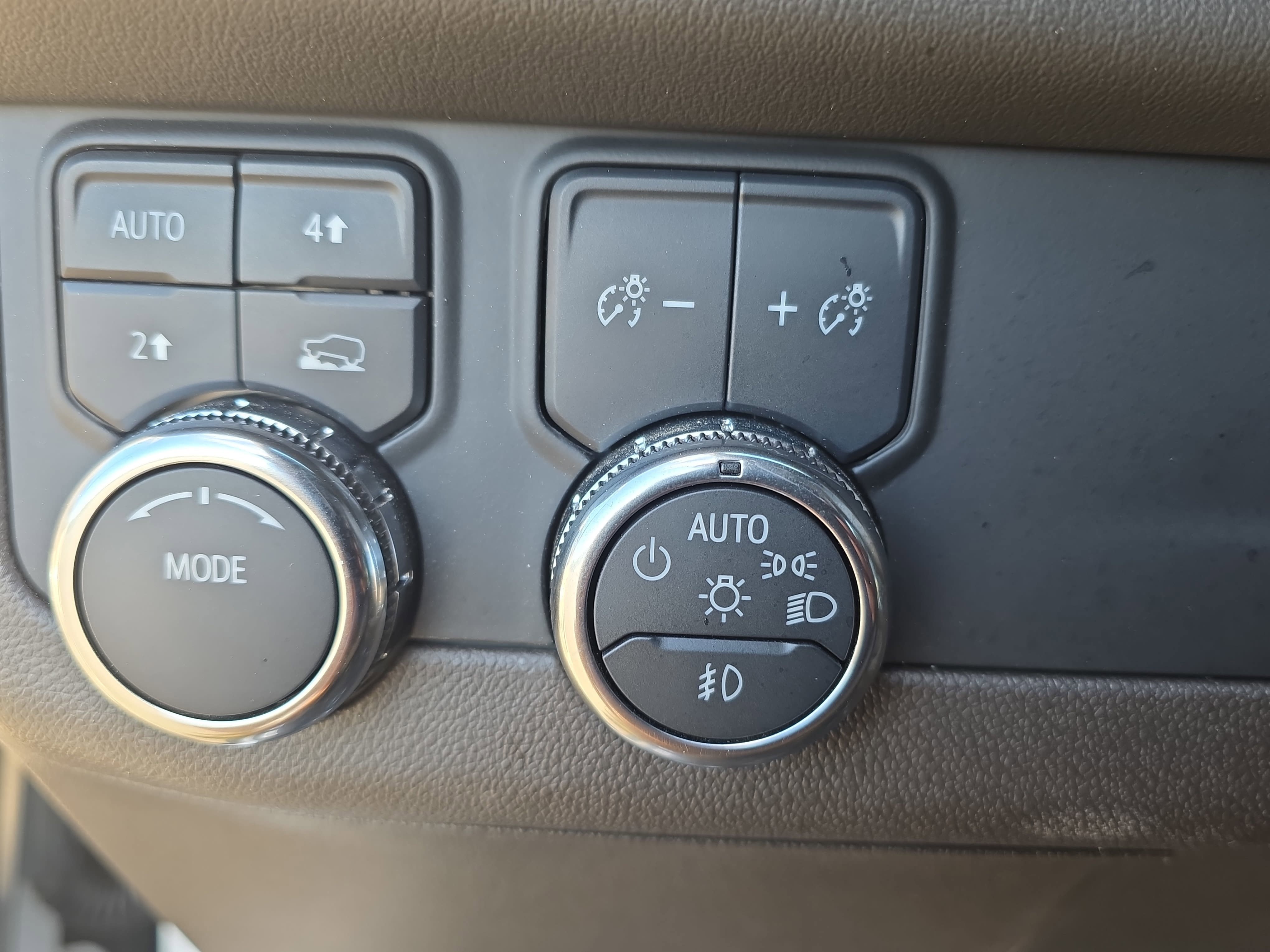 Used 2025 GMC Yukon XL Elevation AWD/4WD image 27