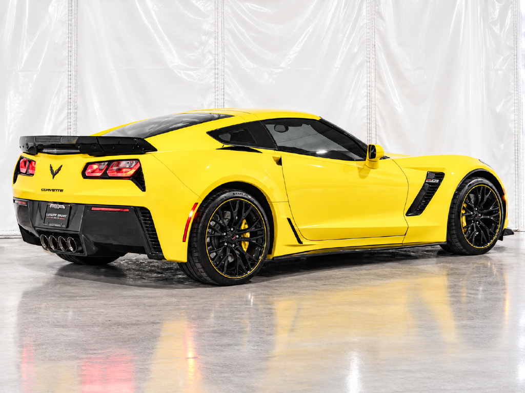 Used 2019 Chevrolet Corvette Z06 RWD image 6