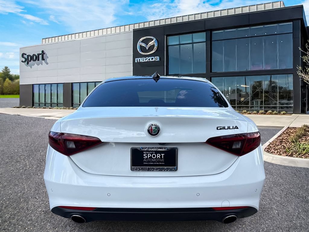 Used 2021 Alfa Romeo Giulia Ti w/ Nero Edizione RWD image 4